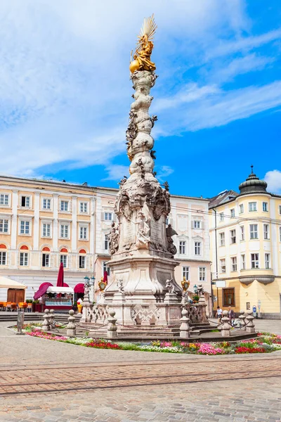 神圣三位一体列在奥地利林茨市中心的上广场或主要广场上 林茨是奥地利第三大城市 — 图库照片