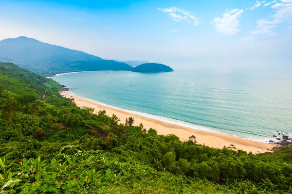 位于越南丹南市海万泉口的美丽海湾海滩鸟瞰全景 — 图库照片