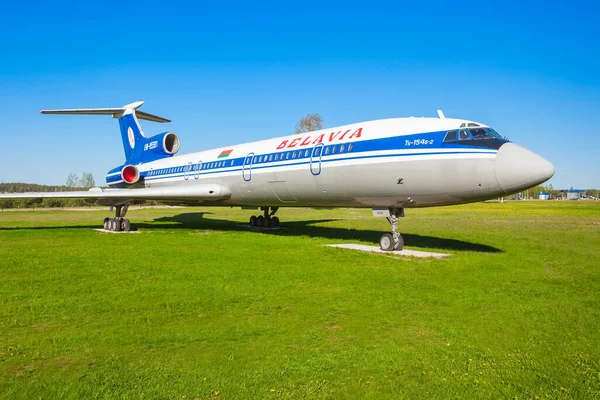 Minsk Belarus May 2016 Tupolev 154飞机在明斯克机场附近的民用航空露天博物馆 图波列夫图 134是在苏联制造的三引擎客机 — 图库照片