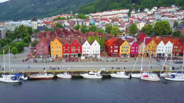 Luchtfoto Bryggen, Noorwegen — Stockvideo