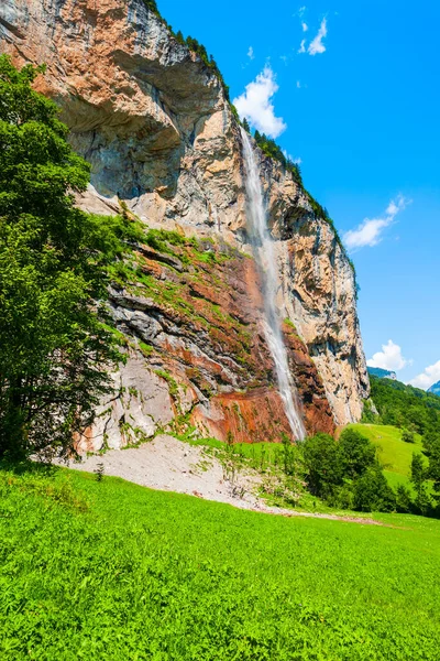 Cascada Staubbachfall Wasserfall Valle Lauterbrunnen Distrito Interlaken Cantón Berna Suiza — Foto de Stock