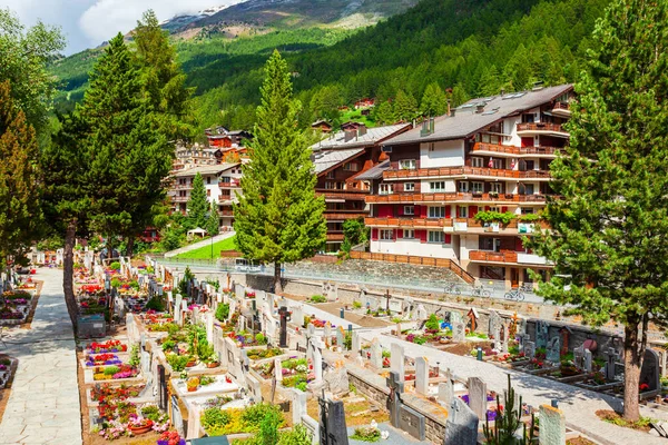 Cimetière Des Alpinistes Maisons Traditionnelles Locales Dans Centre Ville Zermatt — Photo