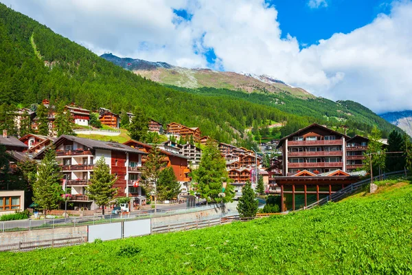 Maisons Traditionnelles Locales Centre Ville Zermatt Dans Canton Valaisan Suisses — Photo