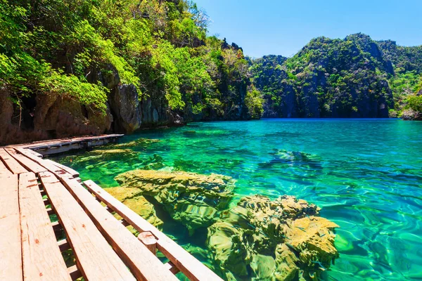 Kayangan Λίμνη Τροπικό Τοπίο Στο Νησί Coron Στην Επαρχία Palawan — Φωτογραφία Αρχείου