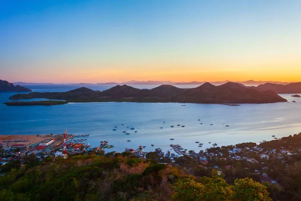 Letecký Panoramatický Výhled Město Coron Při Západu Slunce Ostrov Busuanga — Stock fotografie