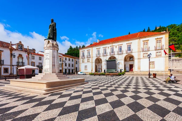 葡萄牙托马尔镇共和国广场或共和国广场的市政厅或Pacos Concelho — 图库照片