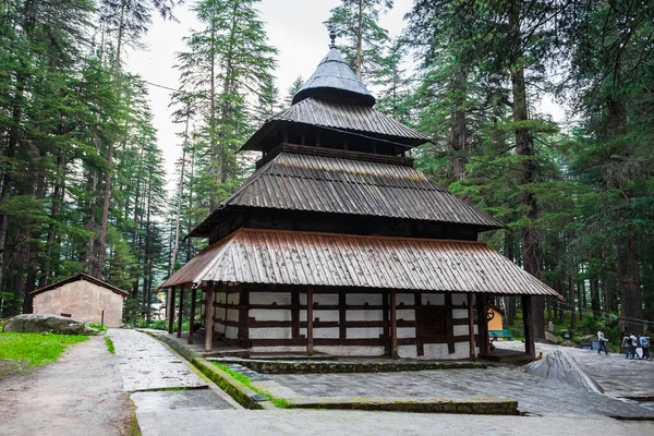 ヒディンバ デヴィ寺院 Hidimba Devi Temple Hadimba Dhungari Temple インド北部のヒマカル プラデシュ州マナリにあるヒンドゥ教の寺院 — ストック写真