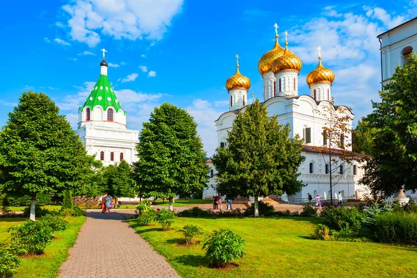 Ipatievsky Monastery Ipatiev Monastery Hypatian 코스트 코스트로마 강둑에 수도원이다 — 스톡 사진