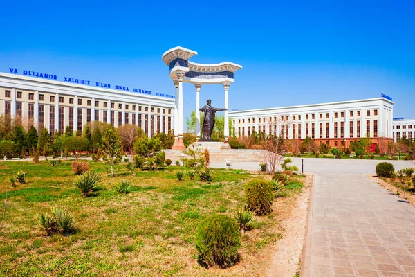 Urgench Uzbekistán Abril 2021 Monumento Muhammad Ibn Musa Khwarizmi Edificio —  Fotos de Stock