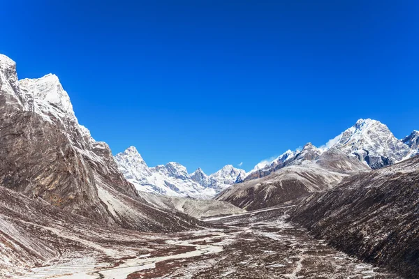 珠穆朗玛峰地区山 — 图库照片