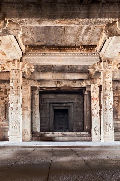 Внутри индуистского храма — стоковое фото