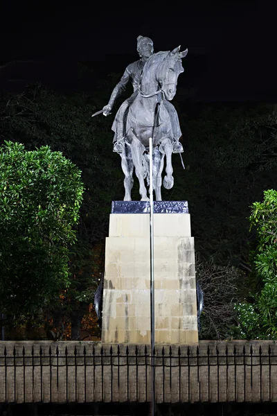 Chhatrapati біржі Бомбея статуя — стокове фото