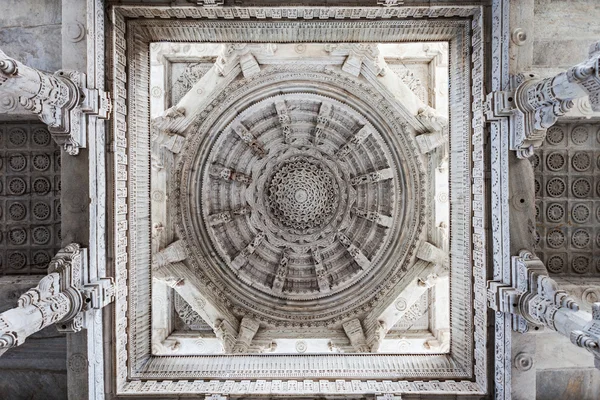 ラーナクプル神殿内部 — ストック写真