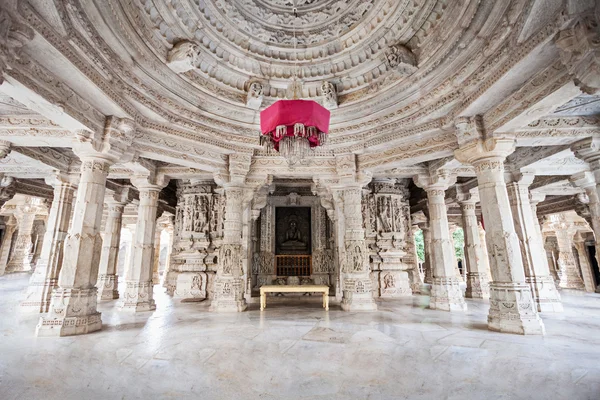 Ranakpur Tapınağı iç — Stok fotoğraf