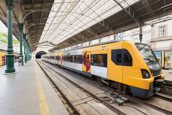 Sao Bento treinstation — Stockfoto