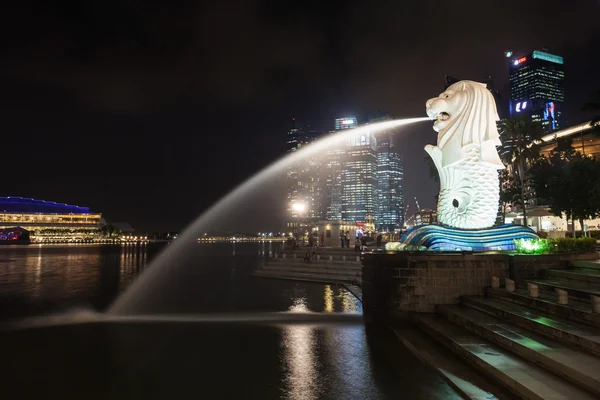 Het standbeeld van merlion — Stockfoto