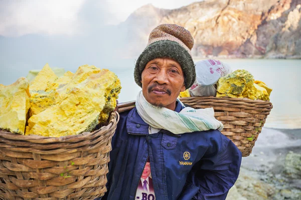 Unidentified Sulfur miners — Stockfoto