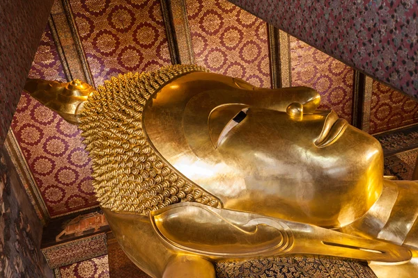 Liggande buddha — Stockfoto