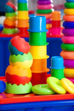 Natürmort çok renkli oyuncaklar