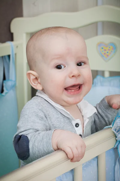 Alegre bebê feliz — Fotografia de Stock