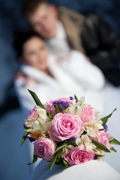 結婚式の花束。冬の結婚式 — ストック写真