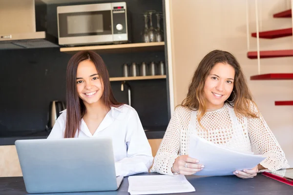 Women studying for the final exams — Stock Photo, Image