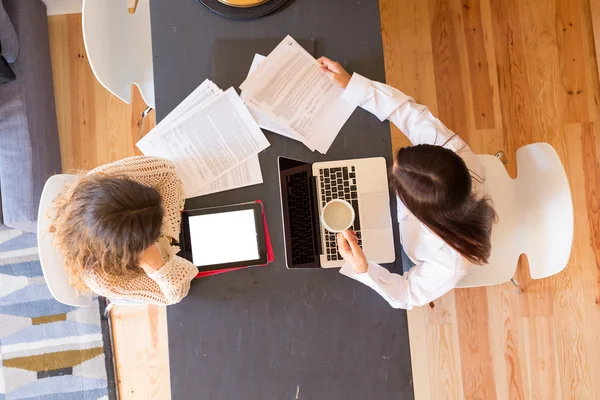 Women studying for the final exams — Stock Photo, Image