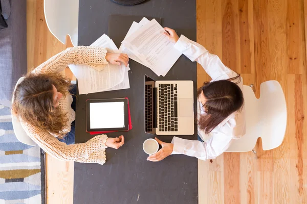 Women studying for the final exams — Stock Photo, Image