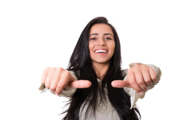 Giovane donna gesticolando pollice su segno — Foto Stock