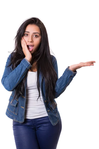 Junge Frau präsentiert ihr Produkt — Stockfoto