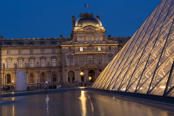 Louvre museum in Paris — Stock Photo, Image