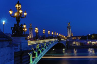 güzel Alexander III Köprüsü