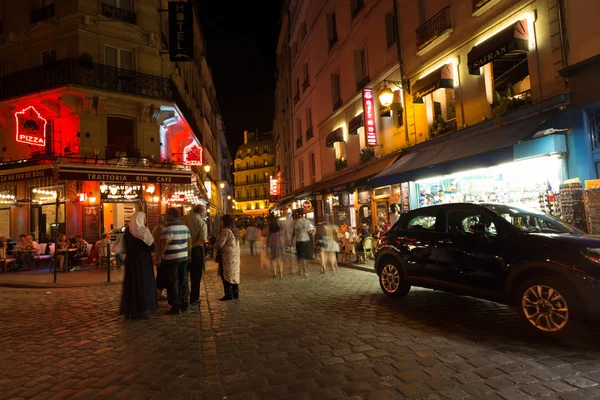 Las calles de París por la noche —  Fotos de Stock