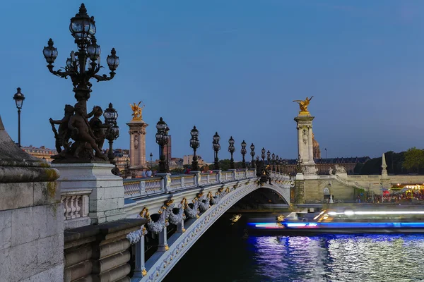 Wunderschöne Alexanderbrücke — Stockfoto