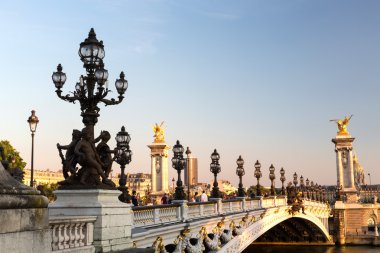 güzel Alexander III Köprüsü