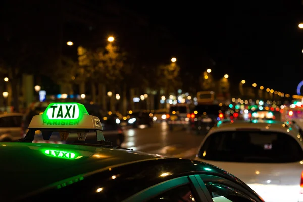 Franse taxi's nachts — Stockfoto