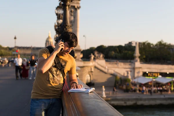 パリで休暇中の人 — ストック写真