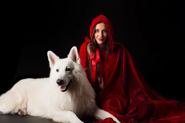 Red Hiding Hood conceito — Fotografia de Stock