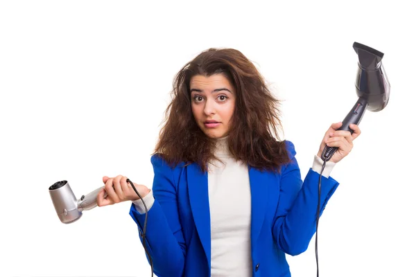 Mulher cuidando de seu cabelo — Fotografia de Stock