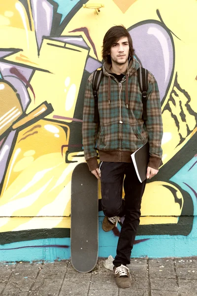 Rapaz no parque de skate — Fotografia de Stock