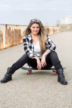 Güzel Bayan kaykaycı