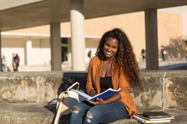 Mutlu öğrenci rahatlatıcı