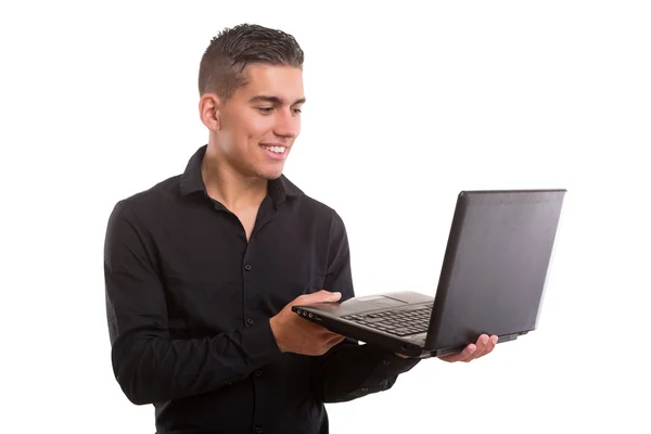 Человек, работающий на ноутбуке — стоковое фото
