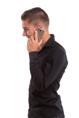 Cep telefonundan konuşan adam.