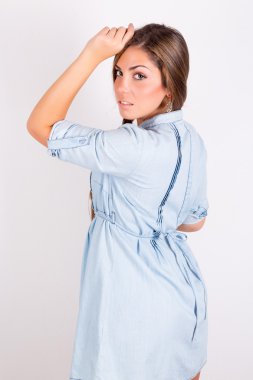 Genç ve güzel bir kadın