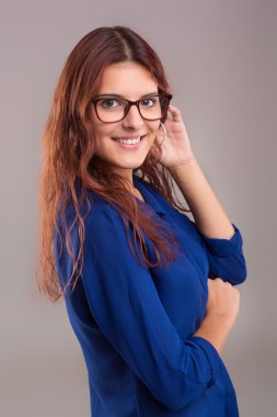 Genç ve güzel bir kadın