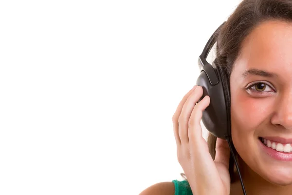 Mujer escuchando música — Foto de Stock