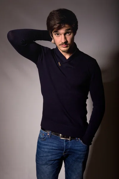 Studio portrait of a handsome young man — Stock Photo, Image