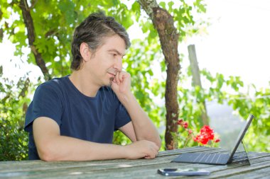 casual adam tablet pc ile açık çalışma
