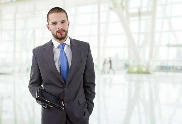 Hombre de negocios con una tableta PC, en la oficina — Foto de Stock